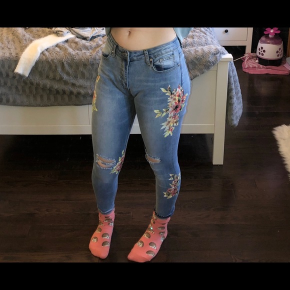 Sirens Floral Jeans - Picture 5 of 7